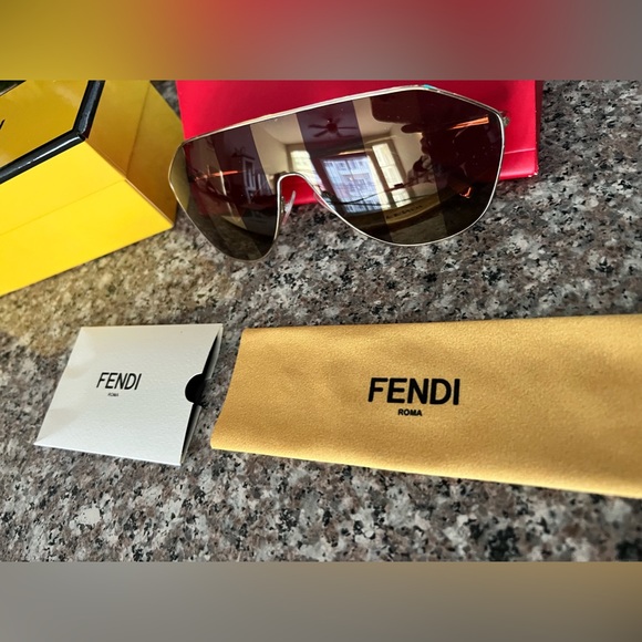NWOT Women’s Fendi FF 0405/S Sunglasses 😎 - Picture 6 of 10